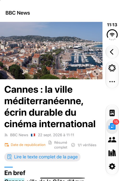 Un article sur l'écran extérieur : photo, titre, source et marqueurs de fiabilité.